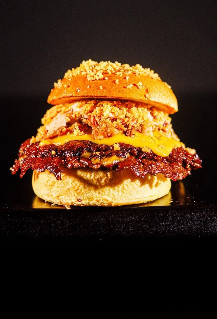 /images/dishes/burgers/burger-nebulosa.webp