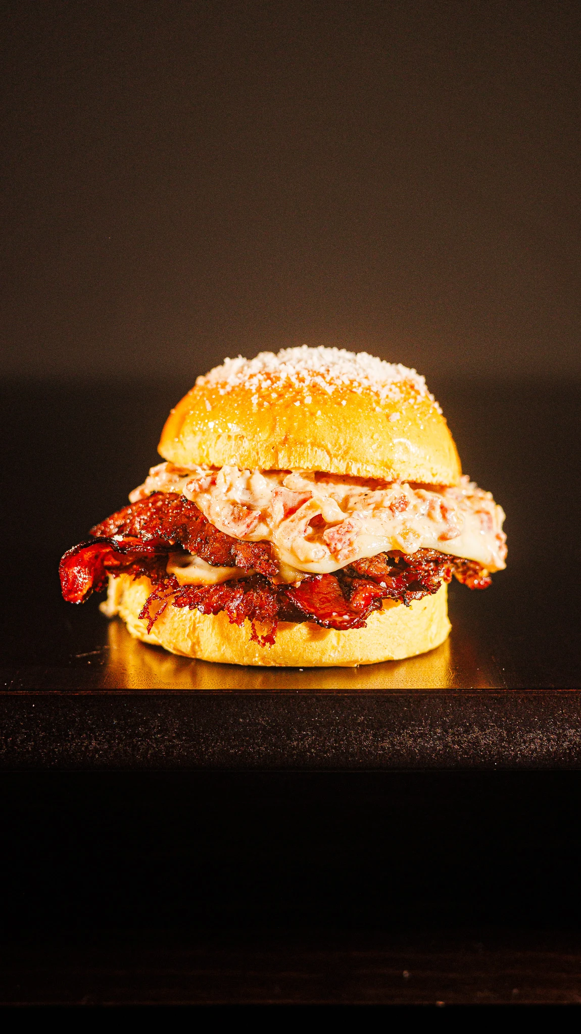 /images/dishes/burgers/burger-polar.webp