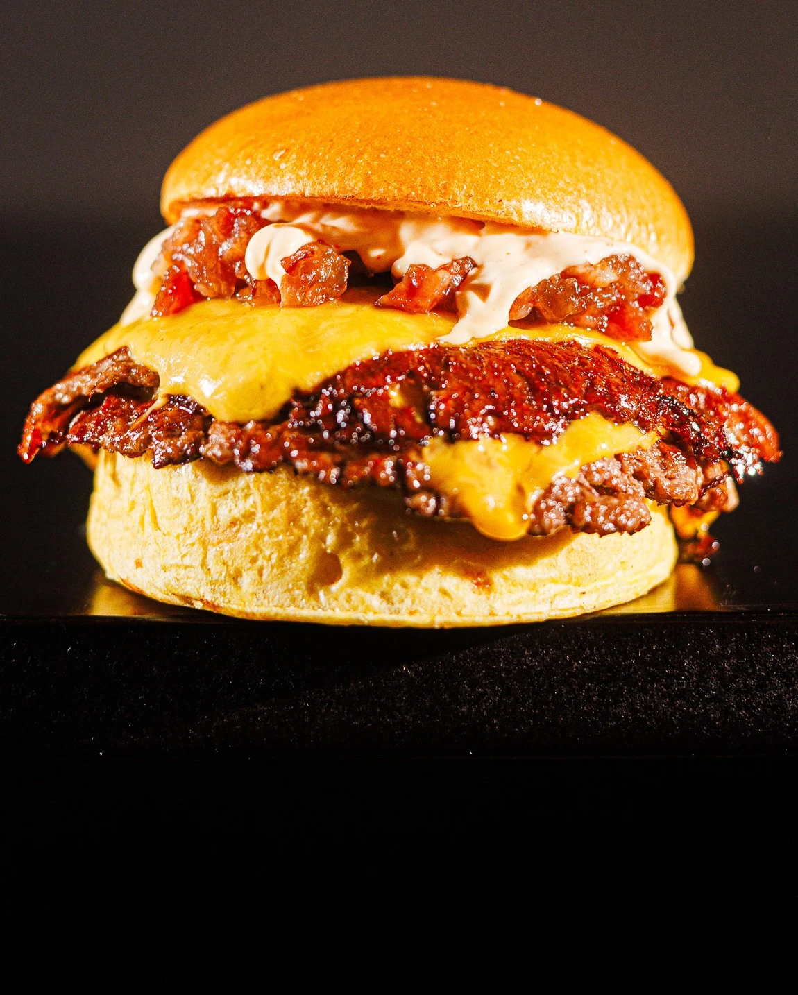 /images/dishes/burgers/burger-space.webp