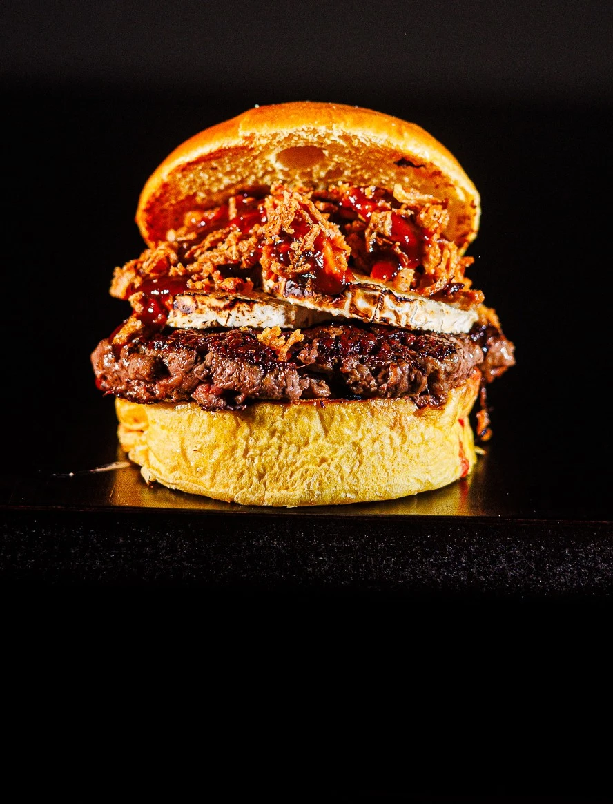 /images/dishes/burgers/burger-via-lactea.webp
